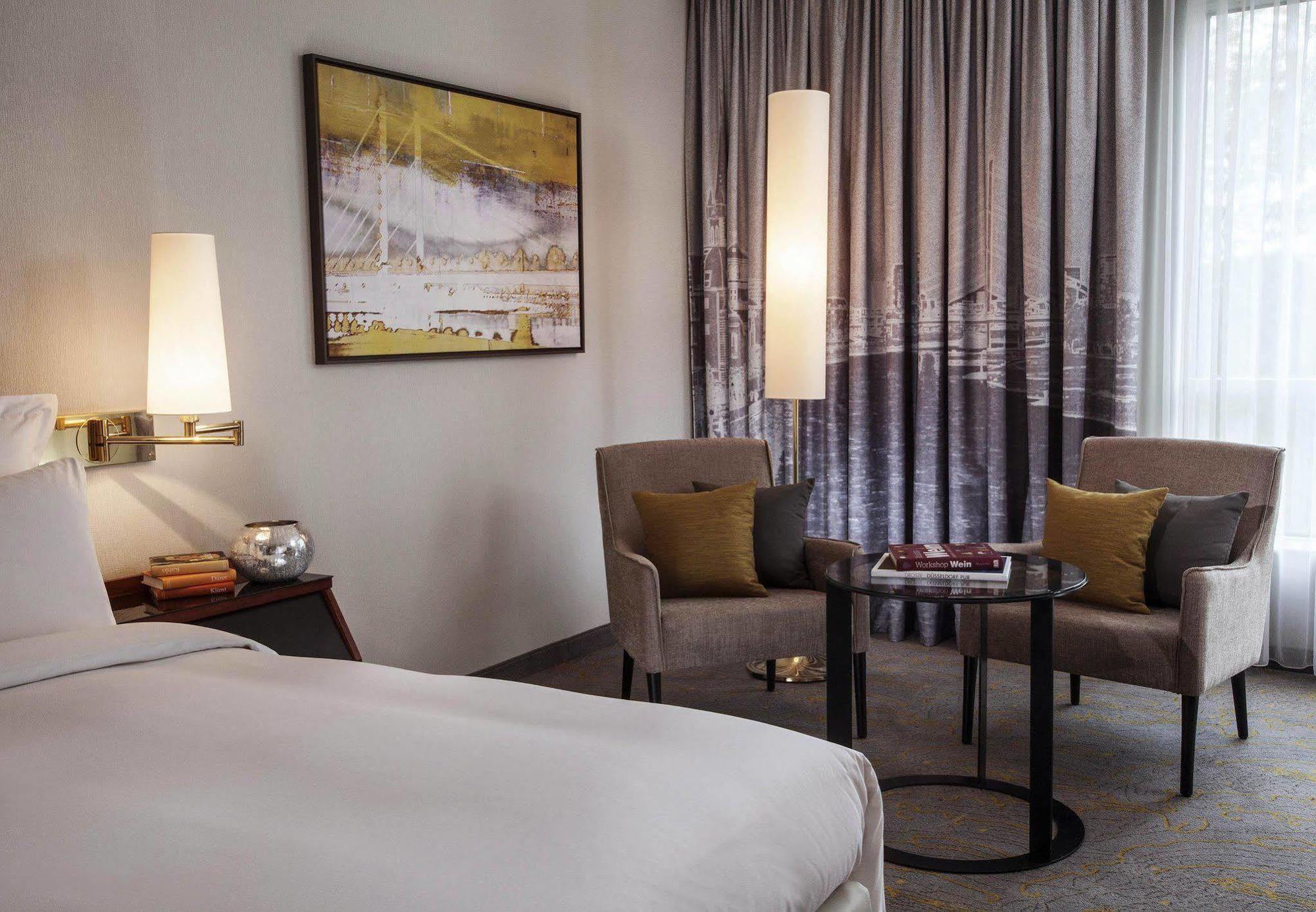 Renaissance Duesseldorf Hotel Ngoại thất bức ảnh